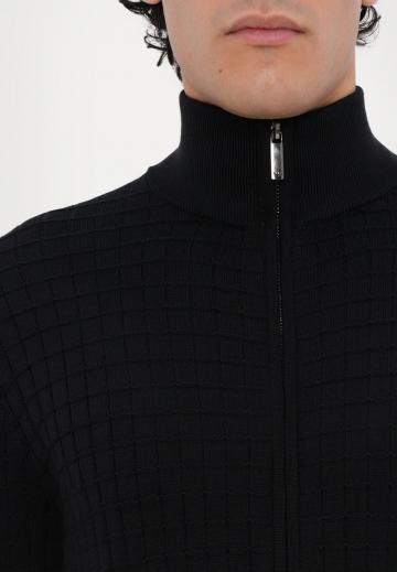 Вязаная кофта