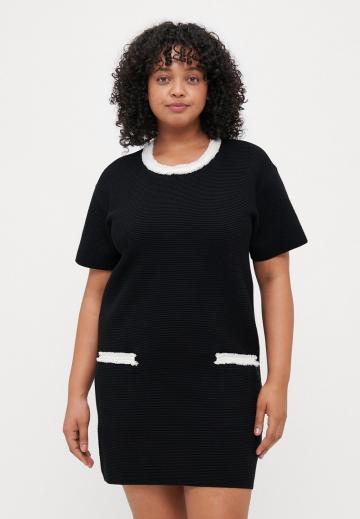 Вязаное платье