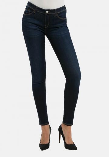 Узкие джинсы