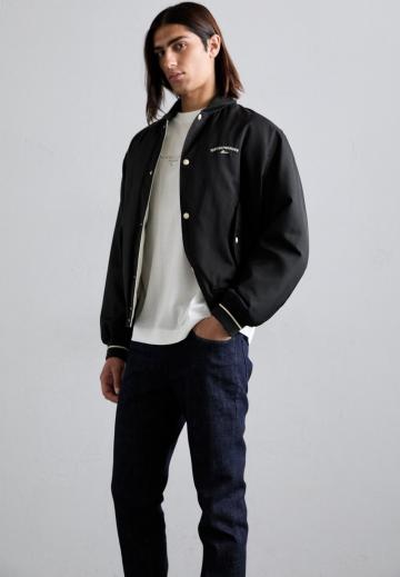 Узкие джинсы