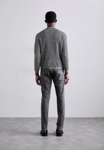 Узкие джинсы