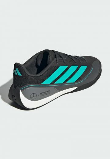 Тренировочные кроссовки