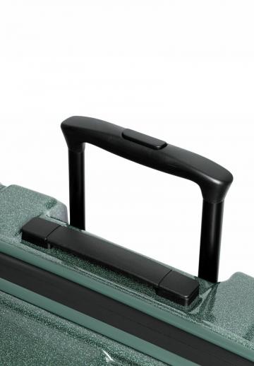 Набор чемоданов