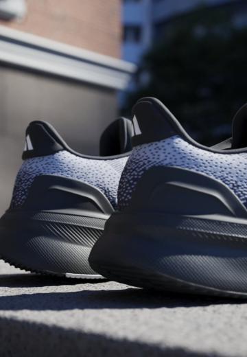 Беговые кроссовки