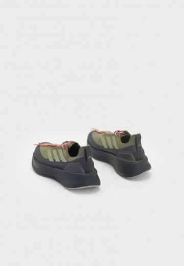 Беговые кроссовки