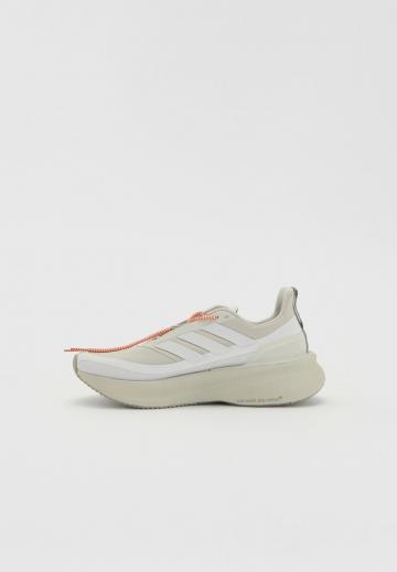 Беговые кроссовки