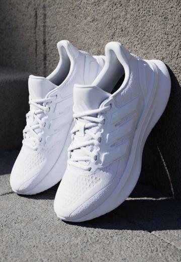 Беговые кроссовки