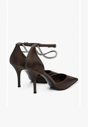 Туфли на высоком каблуке