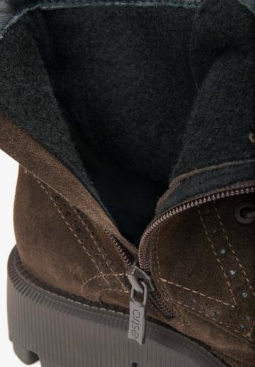 Ботинки на шнуровке