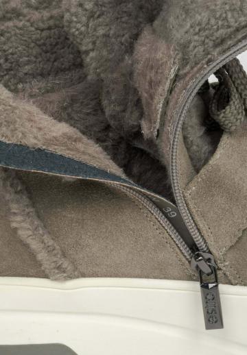 Зимние ботинки