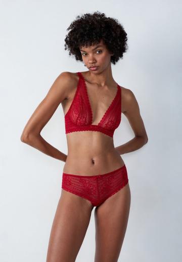 Трусы на бедрах