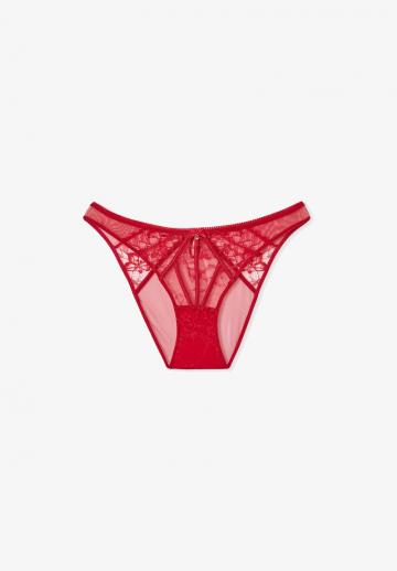 Трусы на бедрах