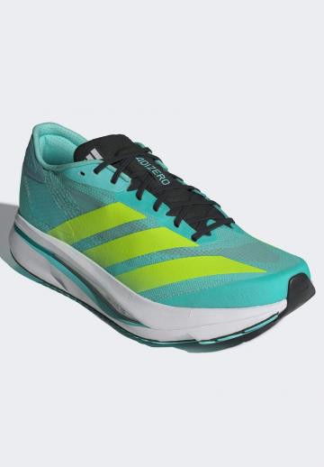 Походные кроссовки