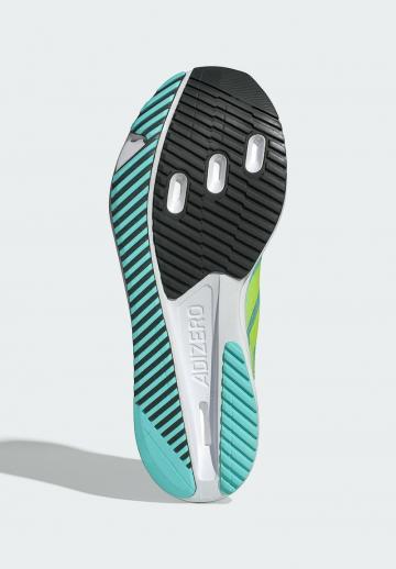 Походные кроссовки