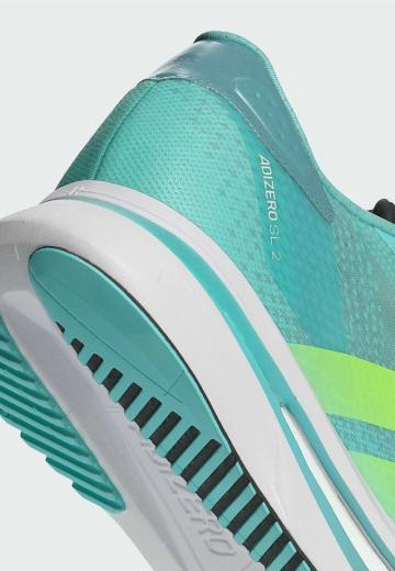 Походные кроссовки