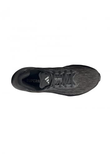 Походные кроссовки