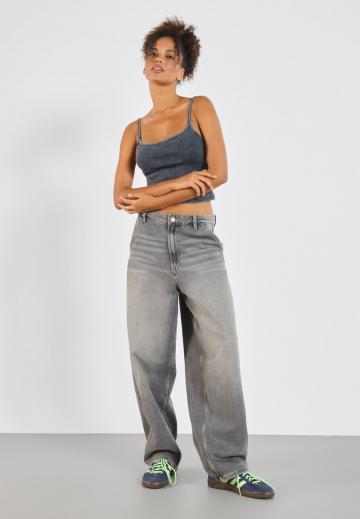 Топ на бретельках