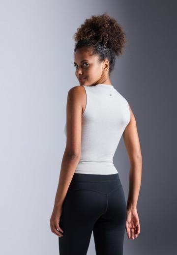 Спортивный топ