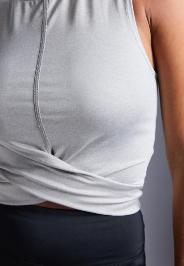 Спортивный топ