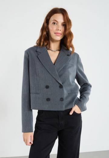 Блейзер с накладными карманами