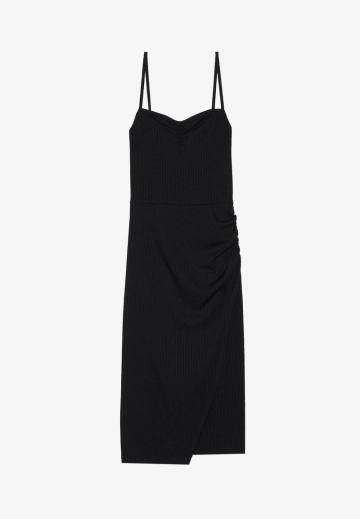 Платье футляр