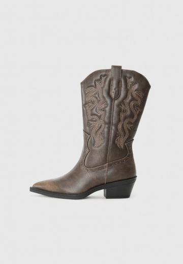 Ковбойские сапоги