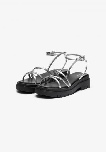 Босоножки на платформе