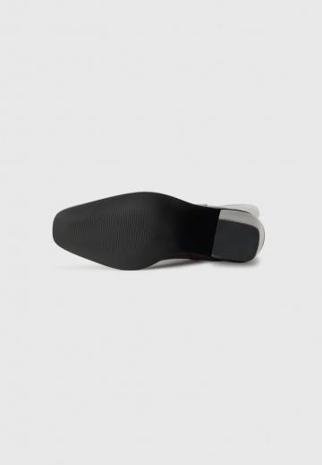 Высокие сапоги