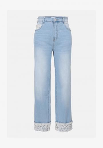 Прямые джинсы