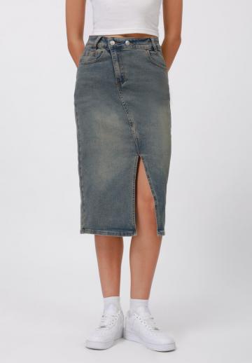 Юбка с накладными карманами