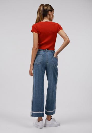 Прямые джинсы