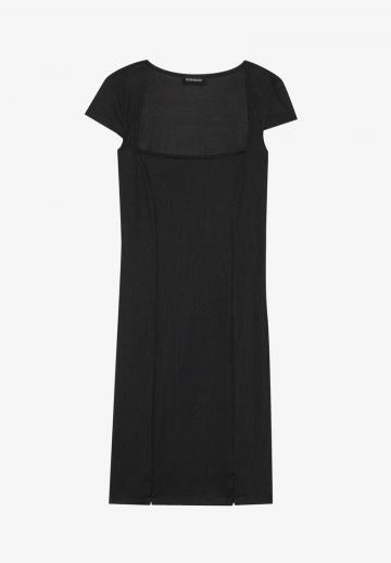 Короткое платье