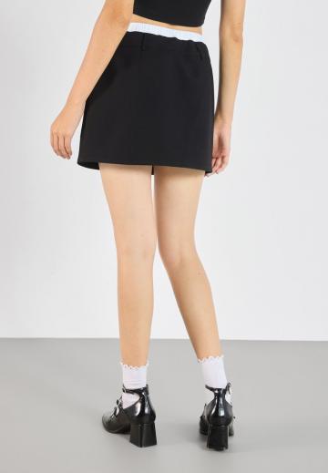 Юбка с накладными карманами