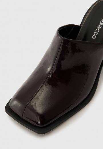 Босоножки на каблуке