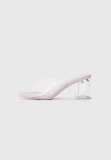 Босоножки на каблуке