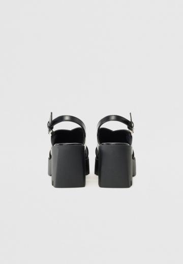 Босоножки на платформе