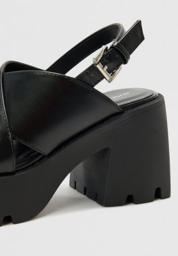 Босоножки на платформе