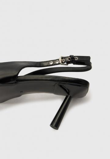 Туфли на высоком каблуке