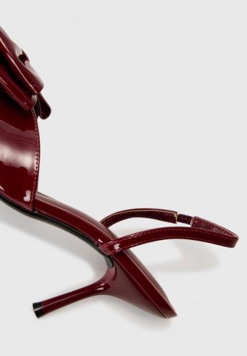 Туфли на высоком каблуке