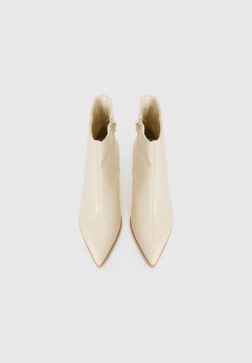 Высокие сапоги