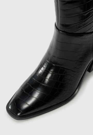 Полусапожки на высоком каблуке