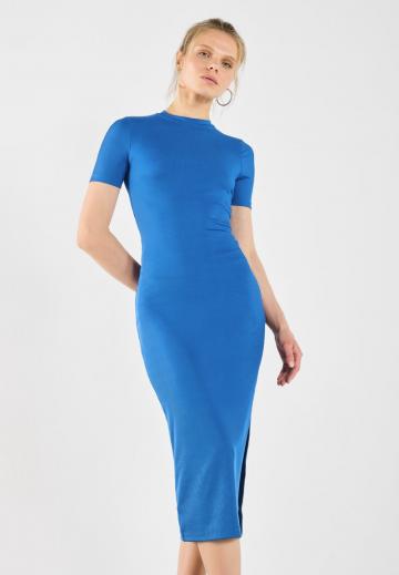 Вязаное платье