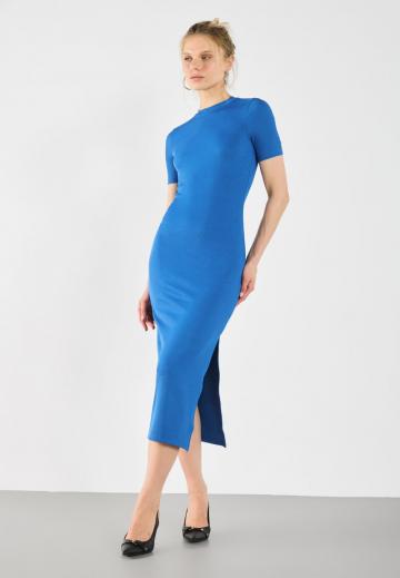 Вязаное платье