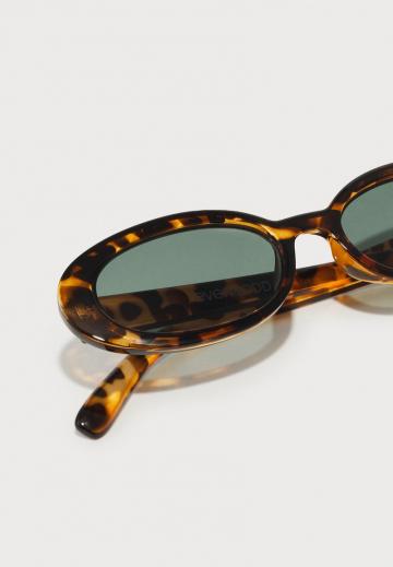 Солнечные очки