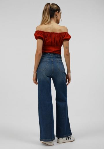 Клешеные джинсы