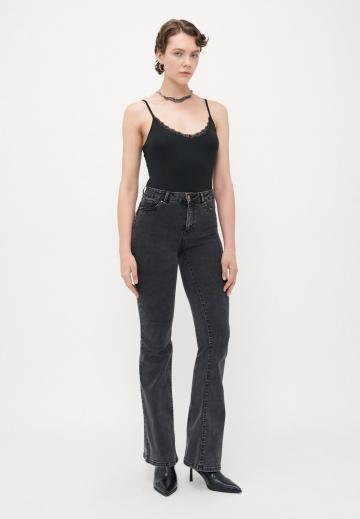 Топ на бретельках