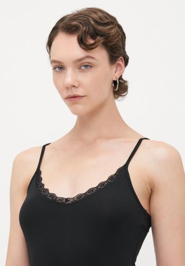 Топ на бретельках