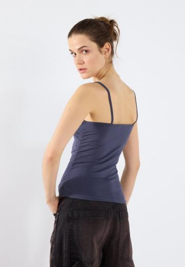 Топ на бретельках