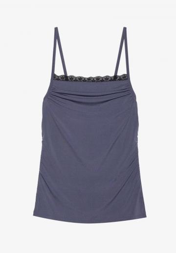 Топ на бретельках