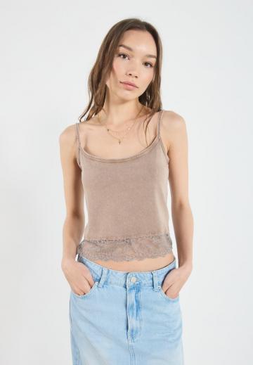 Топ на бретельках